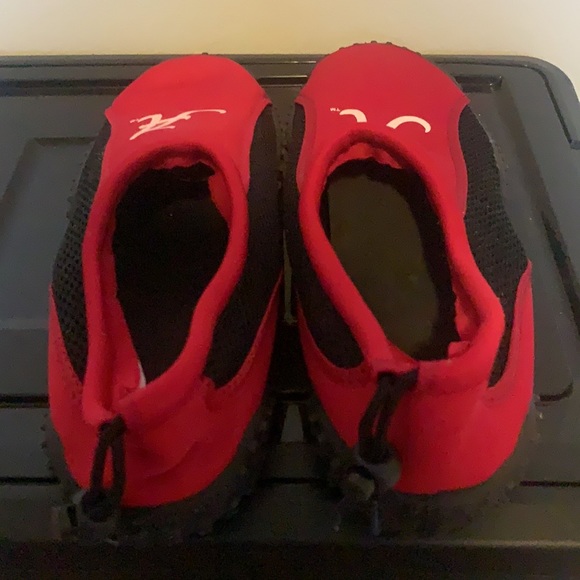 University of Alabama Water Socks - Picture 4 of 6